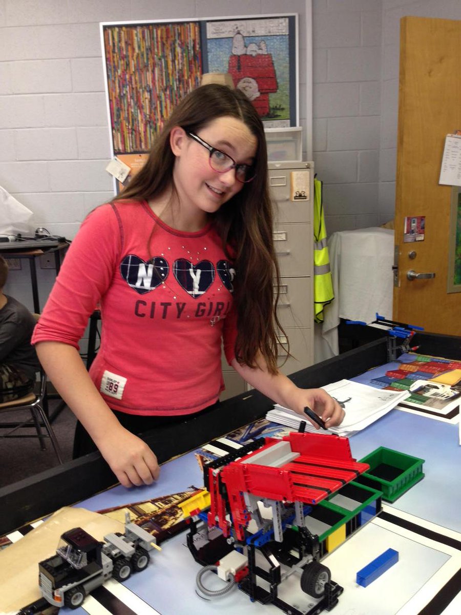 NatalieWillisn's tweet photo. Getting ready for the Lego League competition. #wearewatauga http://t.co/C8voPkfXH1