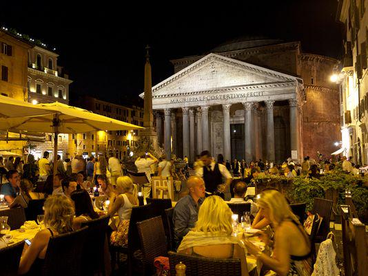 usatodaytravel's tweet photo. Rick Steves: Experience the magic of Rome after dark http://t.co/YFnveTBnNB http://t.co/4BLCKDNvEX