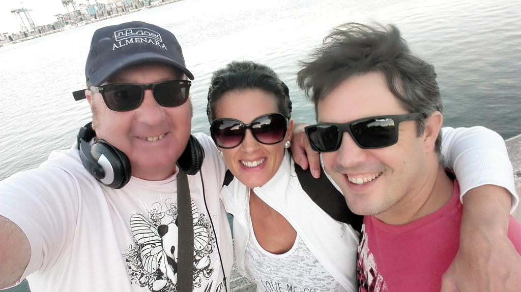 jmdicenta's tweet photo. Salir a caminar y encontrarme con @maitemoreno33 y Christian Pronto traerá al mundo al pequeño Christian jr. Suerte. http://t.co/lDyqrpMoMz