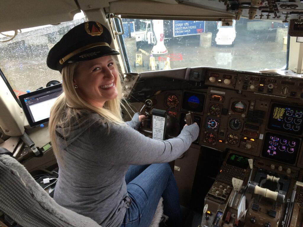 This isn't making me feel any better about flying today😁! @TGTGregWood <a href="/BethGates23/">Beth Gates</a> <a href="/lindseydoodles/">Lindsey Wright</a> <a href="/MindyReher/">Mindy Reher</a>