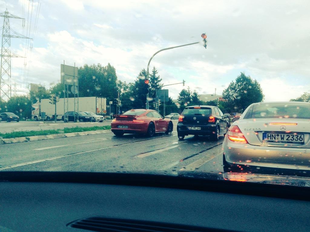 MotorenMarcha's tweet photo. #Porsche 911 Carrera GTS, un diseño casi insuperable, sobre todo por el alerón. http://t.co/GjGy0XtQOp