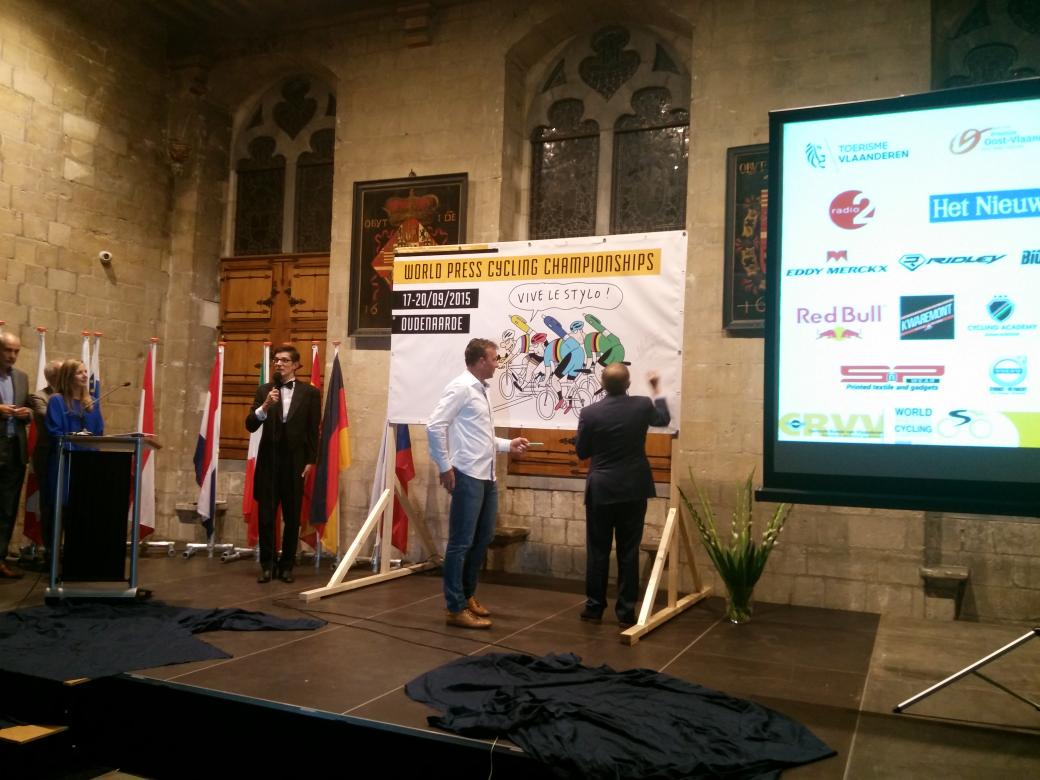 joaquincalderon's tweet image. Dos leyendas, Johan Musseuw y Freddy Maertens, en la inauguración del Mundial de periodistas #WPCC2015 #CRVV