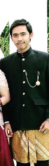 Gatau deh kenapa sejatuh cintanya begini sama si tengil gantengku satu ini. Love more calon my hus 😘👑😇💏 Amiin