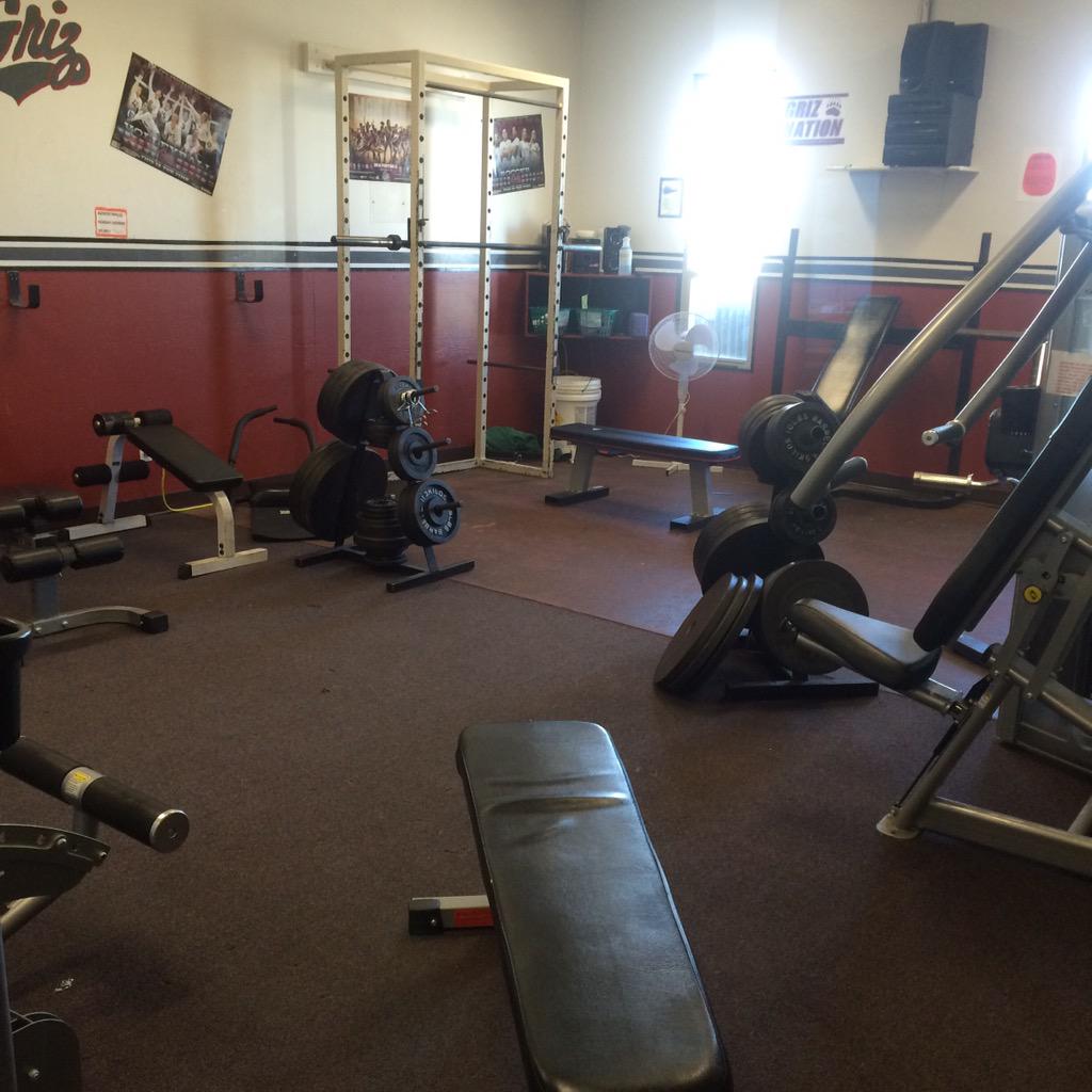 MissAmericaMT's tweet image. Empty gym = happy girl. #FITforthejob #itwasneverjustaboutaswimsuit #missmontana #MissAmerica