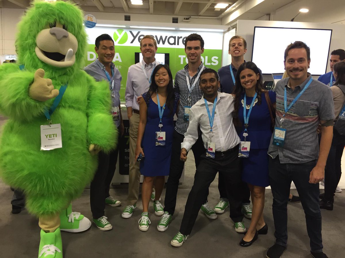 yesware's tweet photo. Hey #DF15! Can you fit more than 8 Dreamforcers in your Yeti photo? It’s currently the record. #IFoundYesware http://t.co/kpR64IasAQ