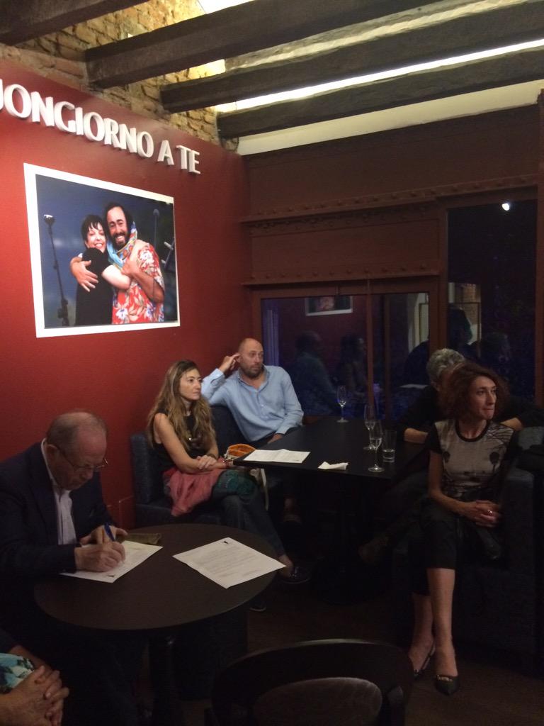 Stasera abbiamo inaugurato l'#Opera in #Galleria #Pavarotti #Restaurant #Museum ogni giovedì #Milano <a href="/CristinaVigge/">Cristina Viggè</a>