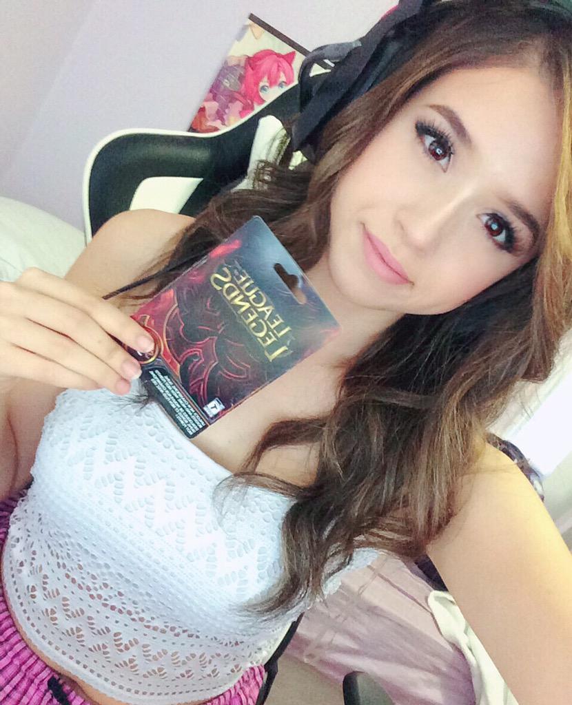 pokimanelol's tweet photo. I'm live! Retweet this and follow @pokimanelol for a chance to win a 50$ RP card! http://t.co/wlT08iKvf2 http://t.co/3rF1AzQMOH