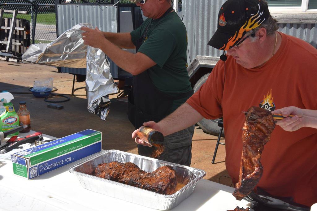 bbq_crc's tweet photo. teaching BBQ #bbqlife #bbq #backyardcooking #crcbbq http://t.co/VUMugboz4R