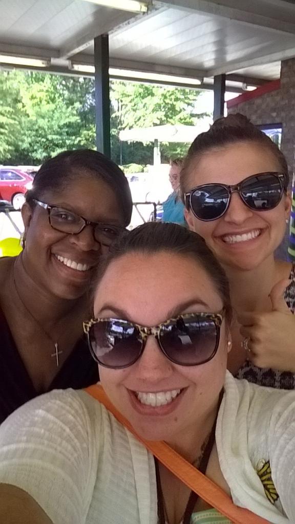 MsMayersClass's tweet photo. Sonic Selfie! @BookmanRoad Night @Sonic! Come out and support our PTO๐ #MsMayersClass #beaconstweet @bresmusic http://t.co/m1jIbuOHtt