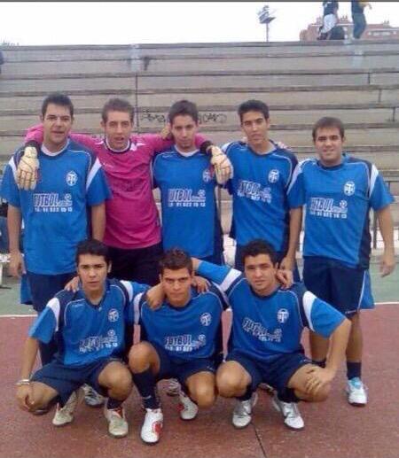 Toro84FC's tweet photo. @ismaelhcs @konkense @AlvaroLP77 @markkota @victormj89 @JoseLaradelrey @manupaez84 #10añoscomplicandonoslavida http://t.co/aHgZI6eYQX