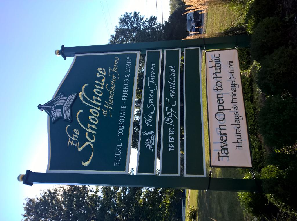USPigNiagara's tweet photo. Come grab a drink at the Swan Tavern and get your grub on at the Pig! Corner of Dutch Rd and Rte. 5! #westsideswine http://t.co/fhY21j3tZs