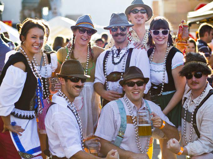 usatodaytravel's tweet photo. Oktoberfest, American style: Top celebrations across the USA http://t.co/aV0qUDVees @USATODAYeats http://t.co/nFK5jCcv4c