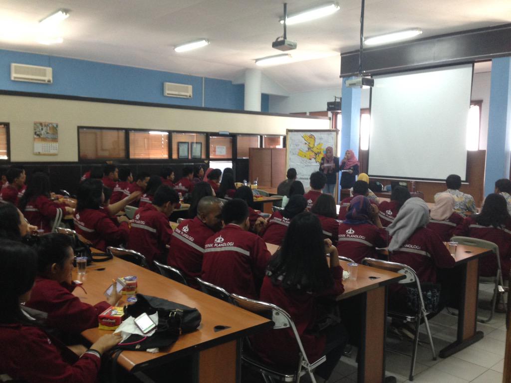 Pwk Ub On Twitter Studi Banding Teknik Planologi Universitas Trisakti Di Pwk Universitas Brawijaya 18 September 2015 Http T Co Msfzu6dyly