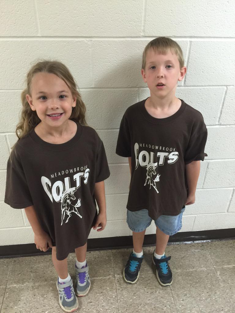 JudeBlack2's tweet photo. A great day for us today at Secrest- it is our birthday,spirit day and fair day is tomorrow! #lifeisgreat #happycolts http://t.co/uY0nOzGJ0q