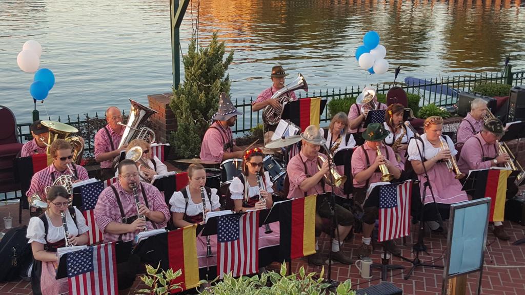 716GermanBand's tweet photo. Beautiful evening to play at TempletonLanding! #prost #oktoberfest #GermanAmericanMusicians http://t.co/iMp2DlTFC8