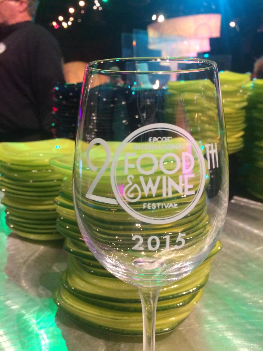iankoenigsfest's tweet photo. Welcome festivities for #EIJ15 #RTDNA15 at Epcot in Orlando http://t.co/EmpybSqdsi