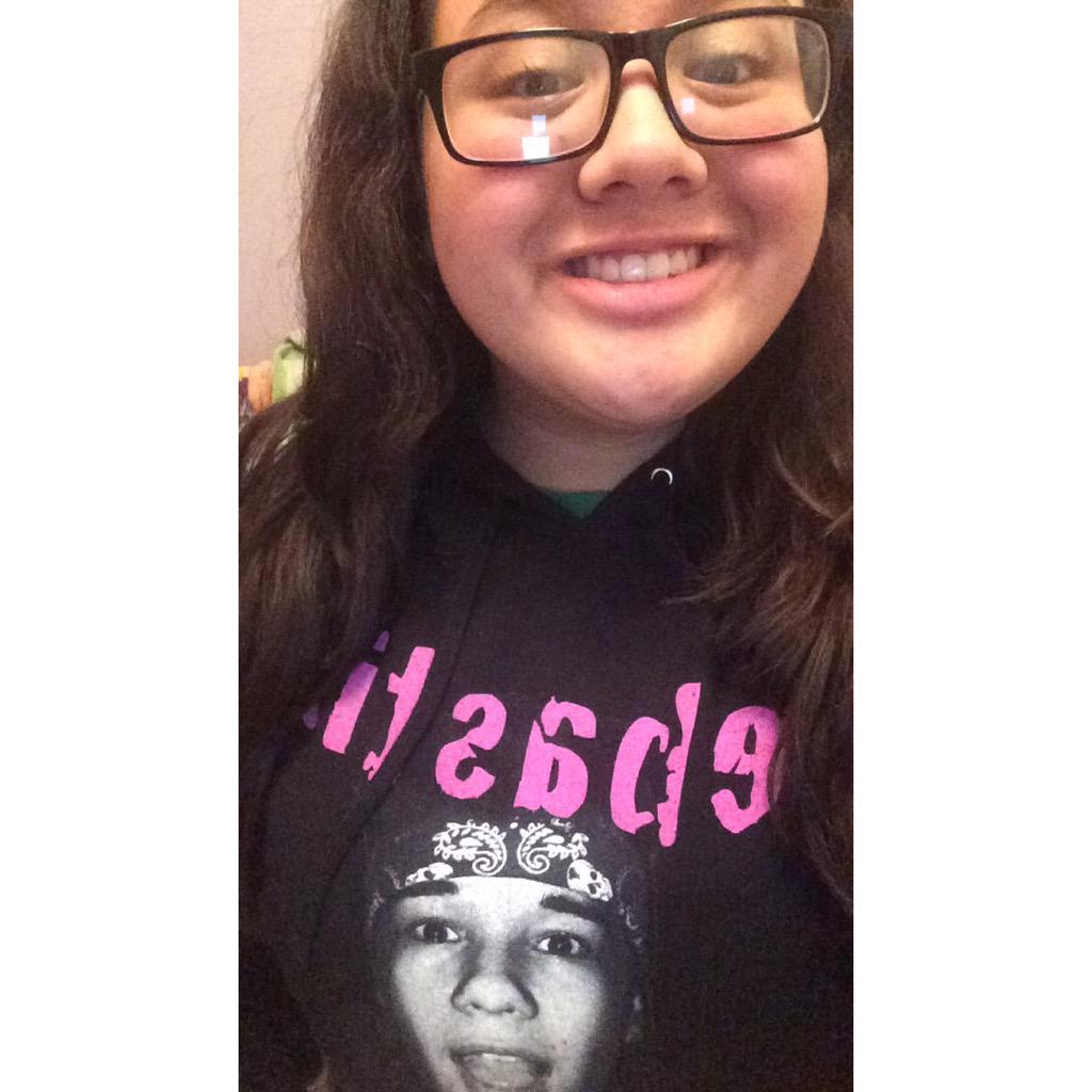 nayelycsalazar's tweet photo. My @SEBTSB merch came today ❤️ So happy,it's comfortable 😍 Thank you so much Taylor 💕 I love you 😘 @RazzledReynolds http://t.co/TKn7iPKqMr