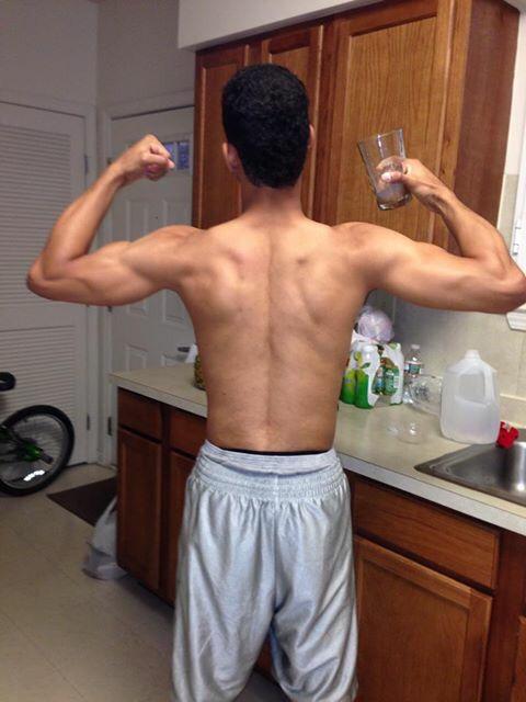 BapFunda's tweet photo. El unico flaco que tA ripped asta en las sentrañas 😂🙌🏽😆 http://t.co/tESFP0B7L8