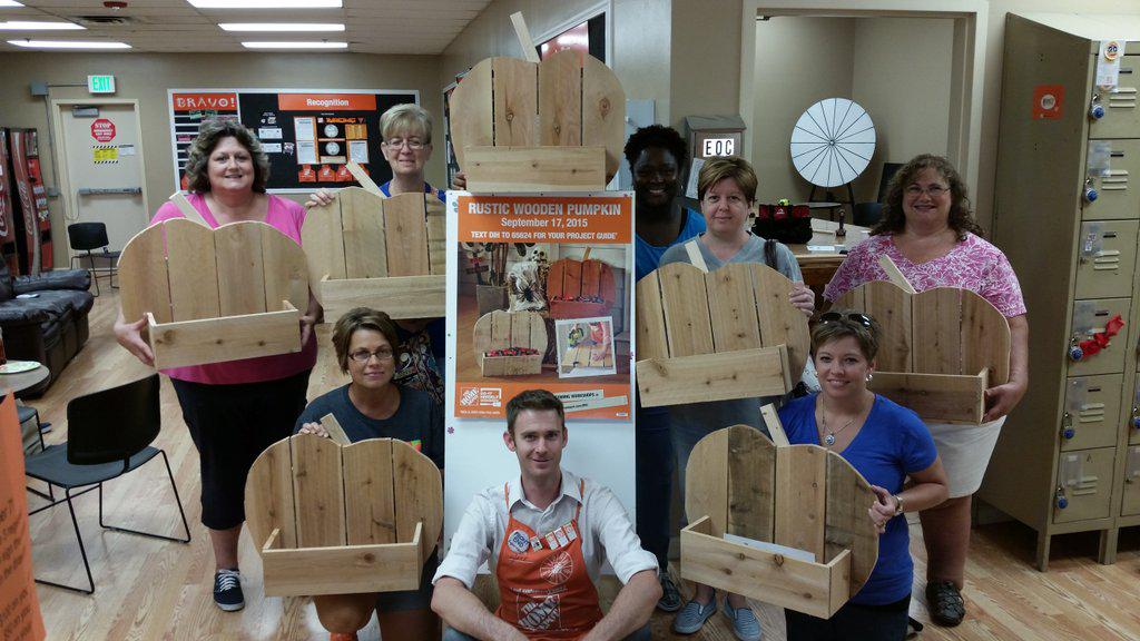murphy3088's tweet photo. Amazing Home Depot Do it Herself workshop, could not be more proud to bleed orange. @Millaya @NalleyChris @TaraTHD http://t.co/BchfHdLQFV