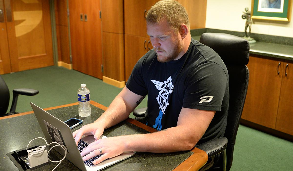 Did you miss @TJLang70's live chat with #Packers fans? Check out the transcript: pack.rs/3puwk http://t.co/JEZ5JhjbQe