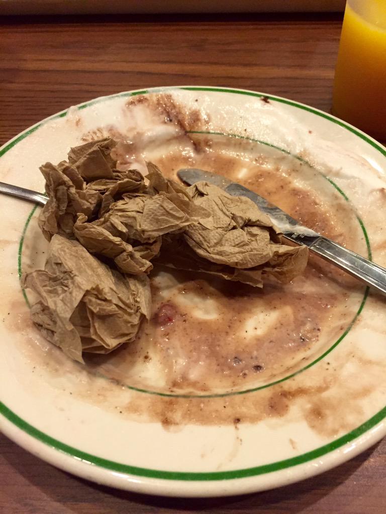 jessperkinss's tweet photo. The aftermath #holycrepe @SaintAnselm http://t.co/TScnwh0rik