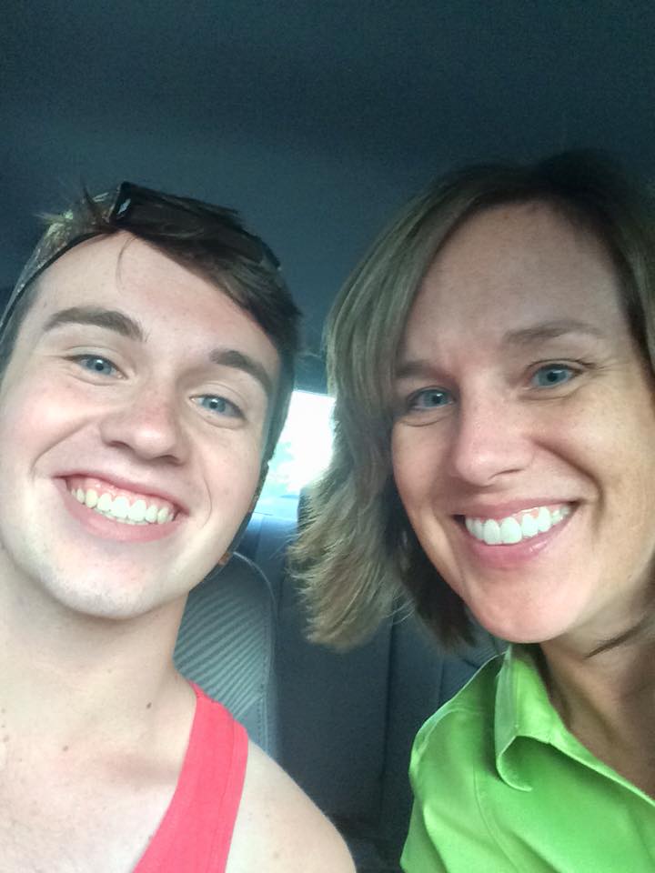 Anne_Slease's tweet photo. Dinner w/the boy to celebrate his two computer science grades so far 93 & 98! His fav class! @UDelaware #compscimajor http://t.co/Z72uVWBBpY