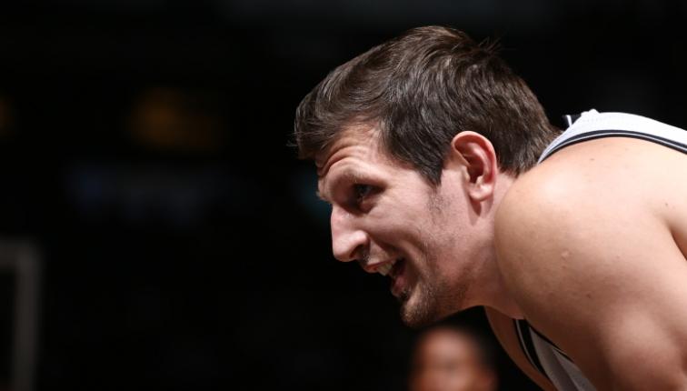 Suns's tweet photo. .@Teletovic33 is the ultimate survivor. @TheMattPetersen has the story.

>> http://t.co/3RDSJtTEcF http://t.co/RnCRqexBrT