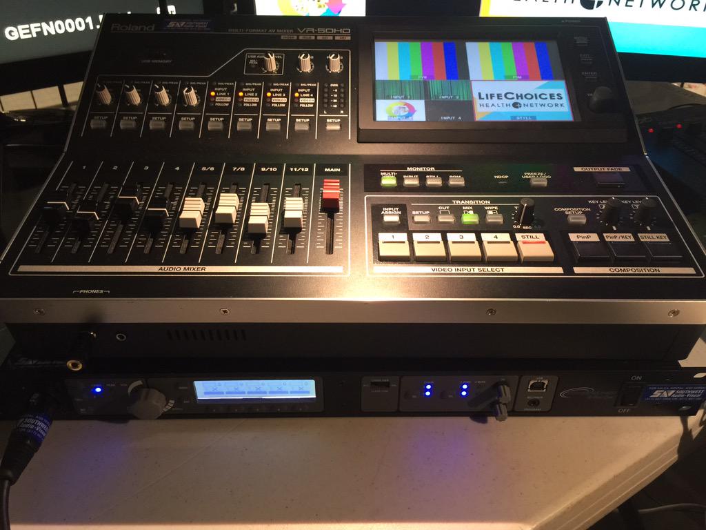 southwest_av's tweet photo. (3) HDSDI Imag cams, Mac playback, recording, streaming, (4) mics,no problem @rolandproav #VR50HD http://t.co/zPhEGcOxno
