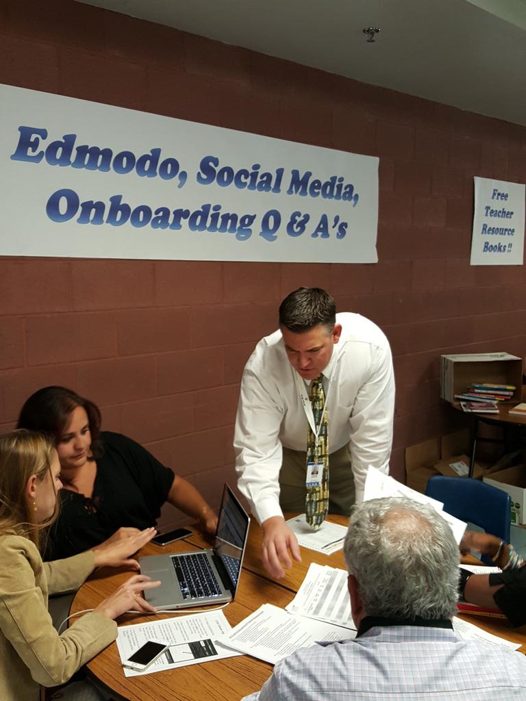 ccsd_eod's tweet photo. @DevinHeintz  &amp; @ERodInLV are helping me teachers with social media and @edmodo #begreatertogether http://t.co/AIyQgiEuCr