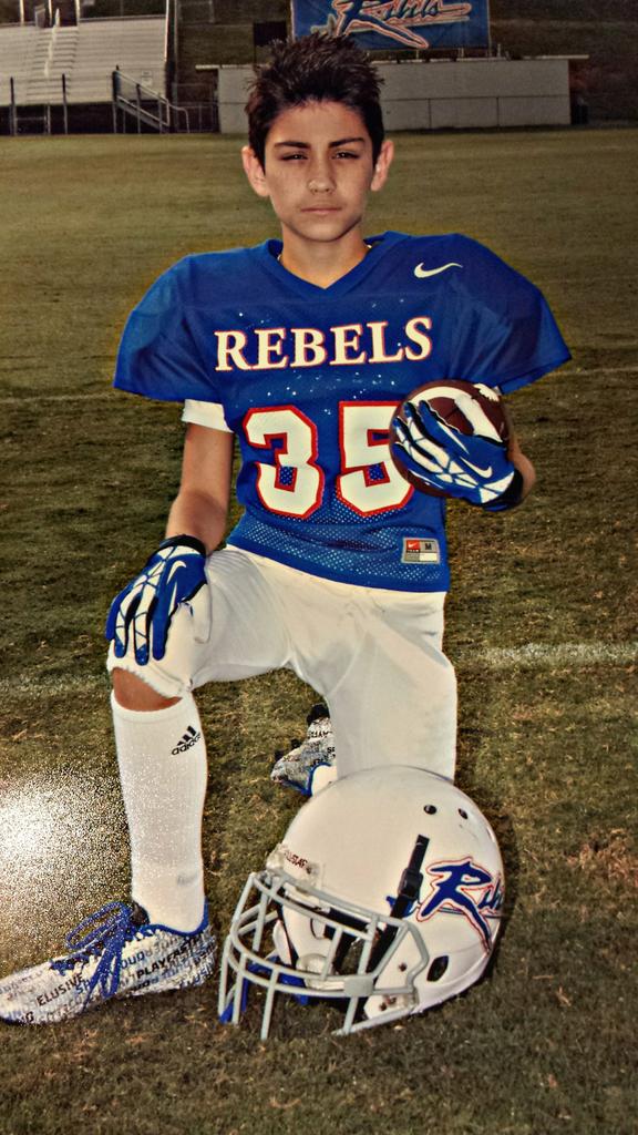 Red_1976's tweet photo. Kooky #footballmom #D5Rebels #futureByrnesRebel #football http://t.co/Zee8O9ls0B