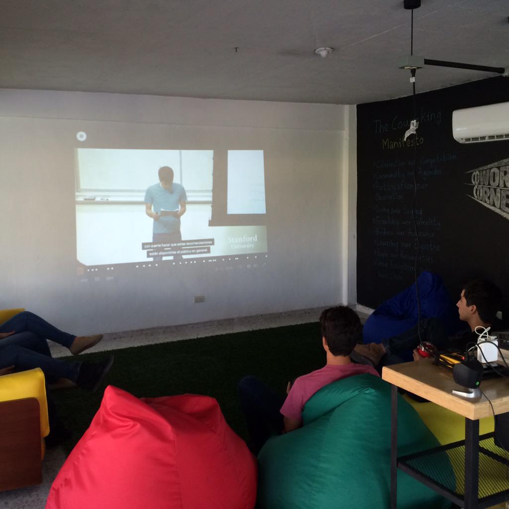 CoworkCorner's tweet image. ¡Arrancamos! #howtostartup #entrepreneur #coworkcorner