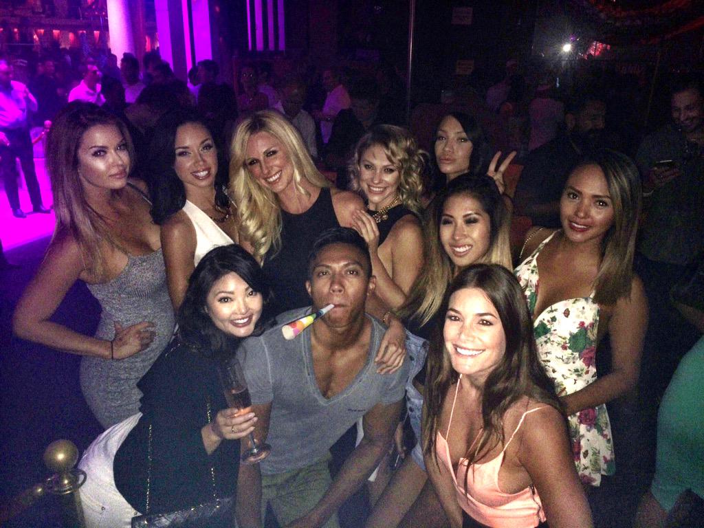 Tiffinn510's tweet photo. Celebrating @JecksterRico bday at @SurrenderVegas with my #ebcfam http://t.co/B8PtAwMPTX
