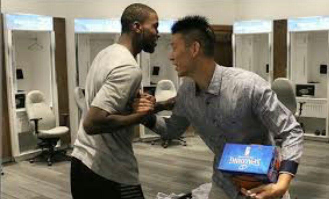 Jeansu0603's tweet photo. @MKG14 @Librafree @JLin7 Love this😂😂!!#MKGSecurity+#Linsanity= #Safe&StrongBuzzCity #GoMKG! #GoJeremy! #GoHornets!👍🏀🎉 http://t.co/Em5nyRrWP7