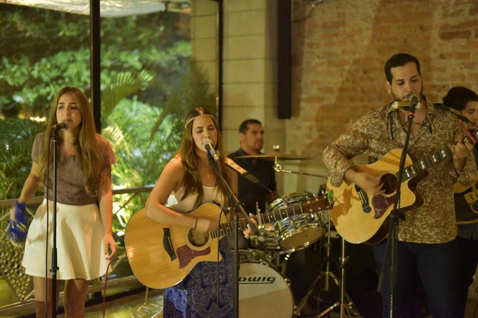 linarobleslujan's tweet photo. Hermosa la presentación del grupo Jade Elefante en Conquistador durante el @IMFbaq http://t.co/xembkcw7Ss