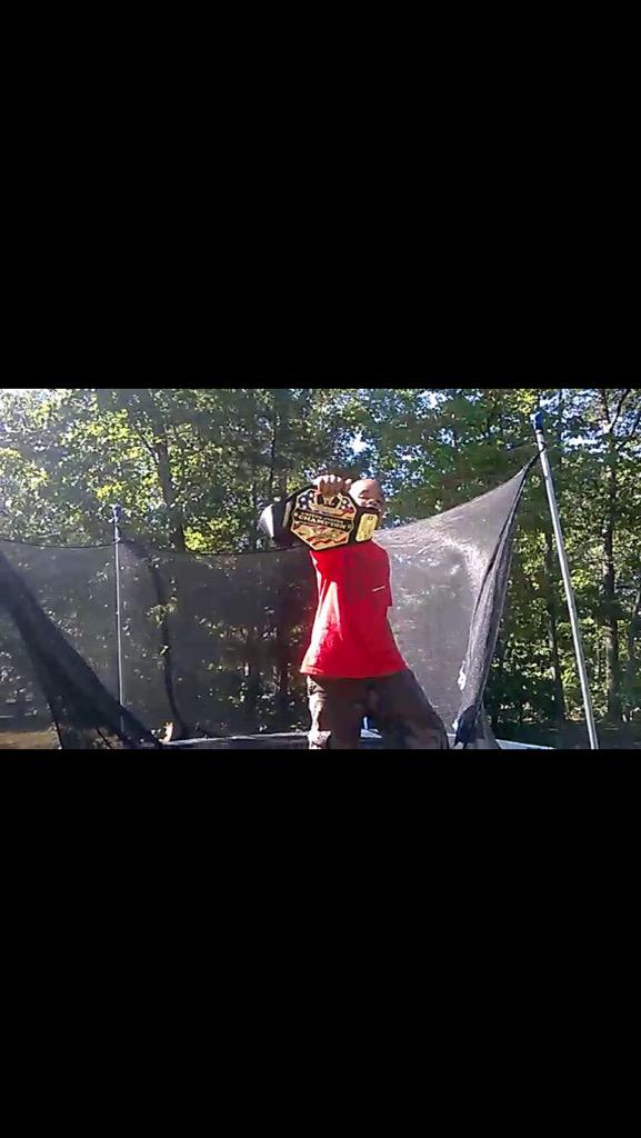 superflywwe's tweet image. Me