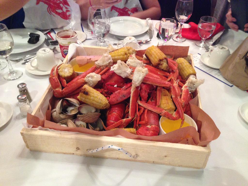 Krystalle_CBC's tweet image. Thanks for the picture @CHEF_LYNN and nice to meet you today. You were a great host of @PEI_Shellfish #shellfish20th