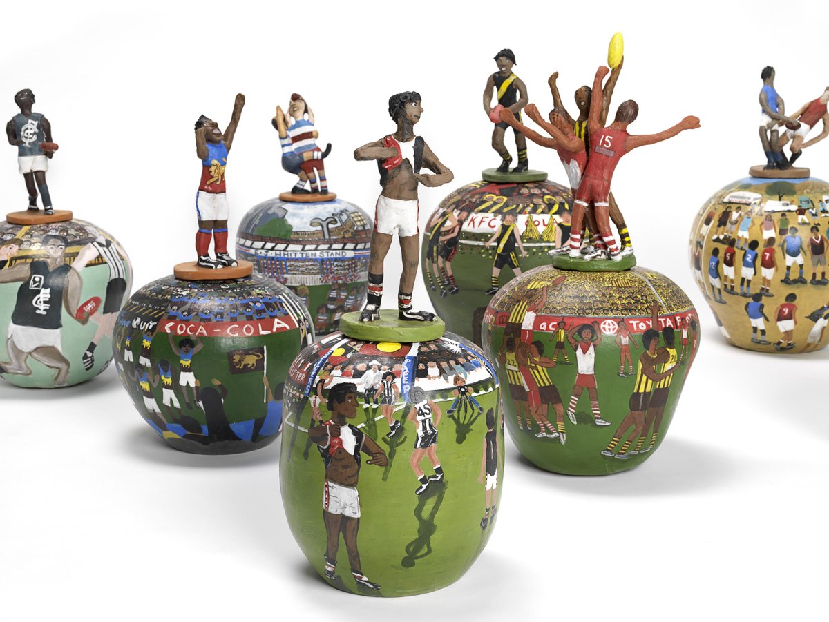 Famous moments in AFL history captured in pottery by Hermannsburg artists - via <a href="/AlexLFisher/">Alexandra Fisher</a> abc.net.au/news/2015-09-1…