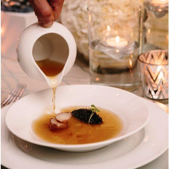 ModernArtCaters's tweet photo. "Soup a l'Oignon" - red onion marmalade and La Ratte potatoes in a sweet onion broth http://t.co/d75ZrLX5uc