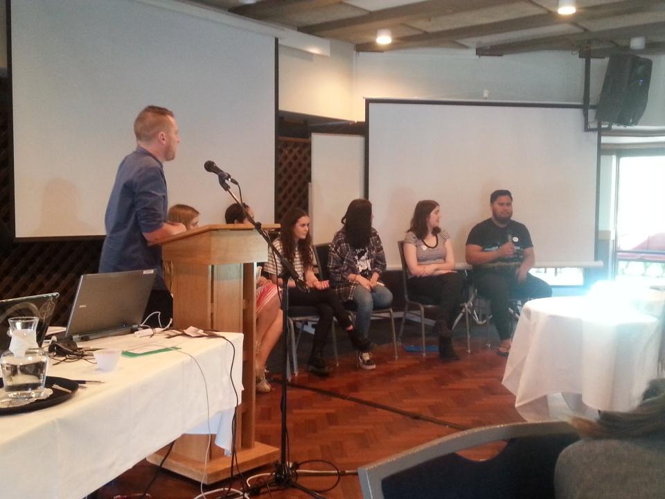 SYSHui_Table3's tweet photo. @LianeDiazel get in touch with the SYS youth panel for their thoughts &amp; reflections on our city. #eyeopenng #syshui15 http://t.co/r1Ol0qTzwu