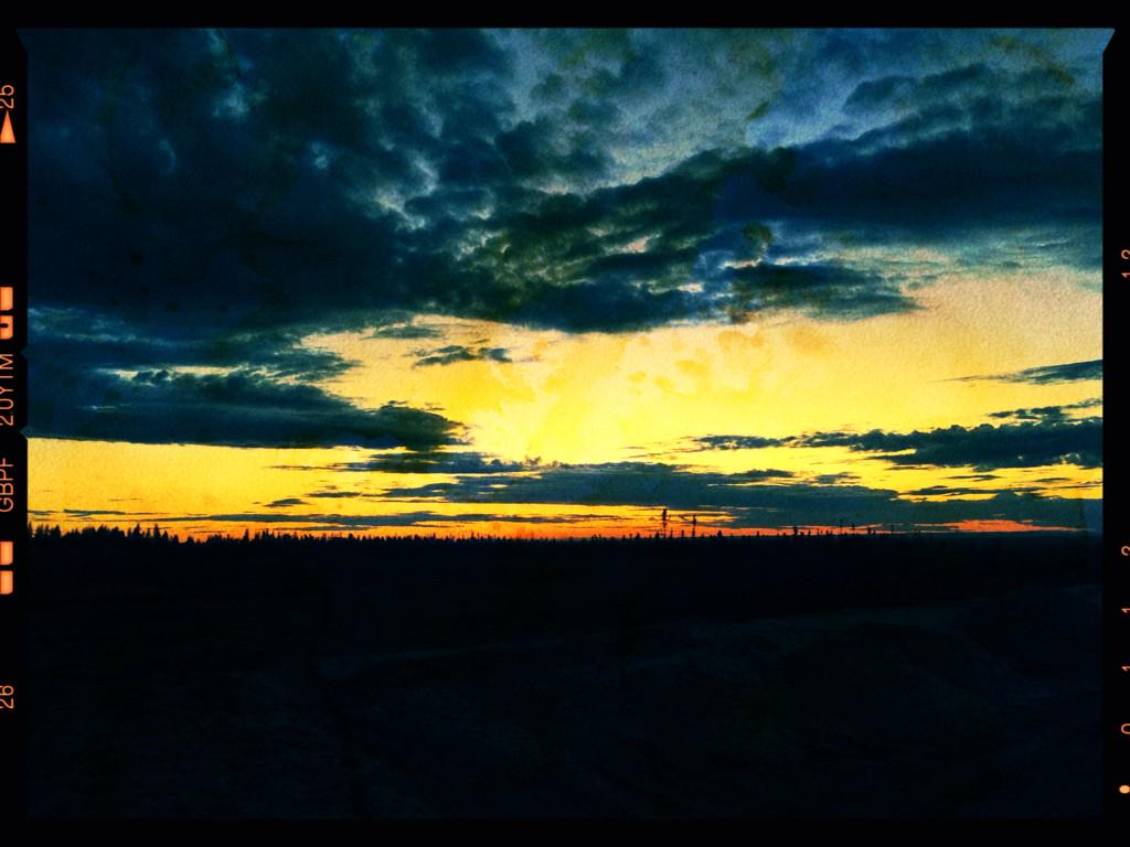 cooperscapes's tweet photo. #alberta #iPhone5 #landscape #sunset #northcountry #ymm #dusk #photoforge2 http://t.co/ZxUtjxvOHA