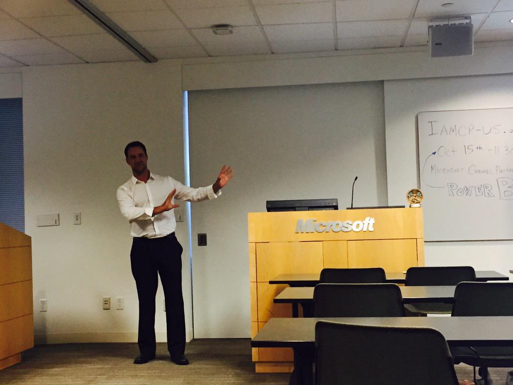 heddamaven's tweet image. My awesome partner @simeoncathey Presenting #enduseradoption for @Office365 @SharePoint #PSSPUG @ContentPanda