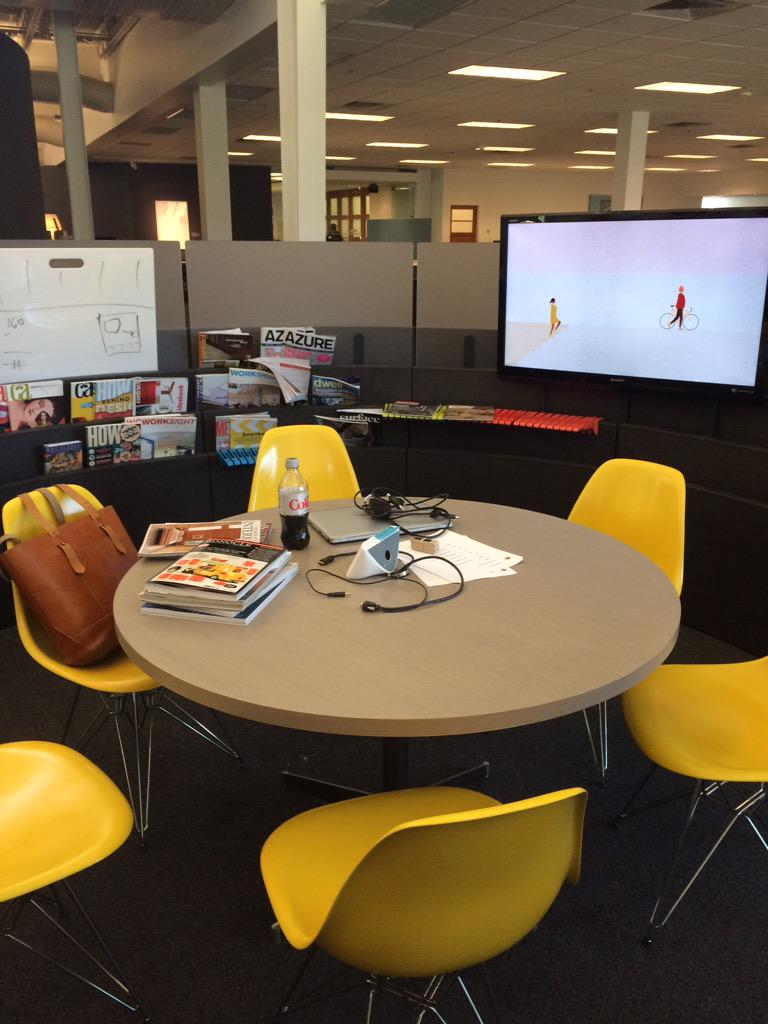 LaurenFuller019's tweet image. Metaform with a pop of yellow #smbbootcamp @HermanMiller