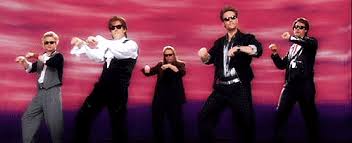 ACLWorld's tweet image. I said I wasn’t gonna lose my head
But then PoP! Goes my ACL...
(Pop! Goes my ACL) #hughgrantremix #ACL2015