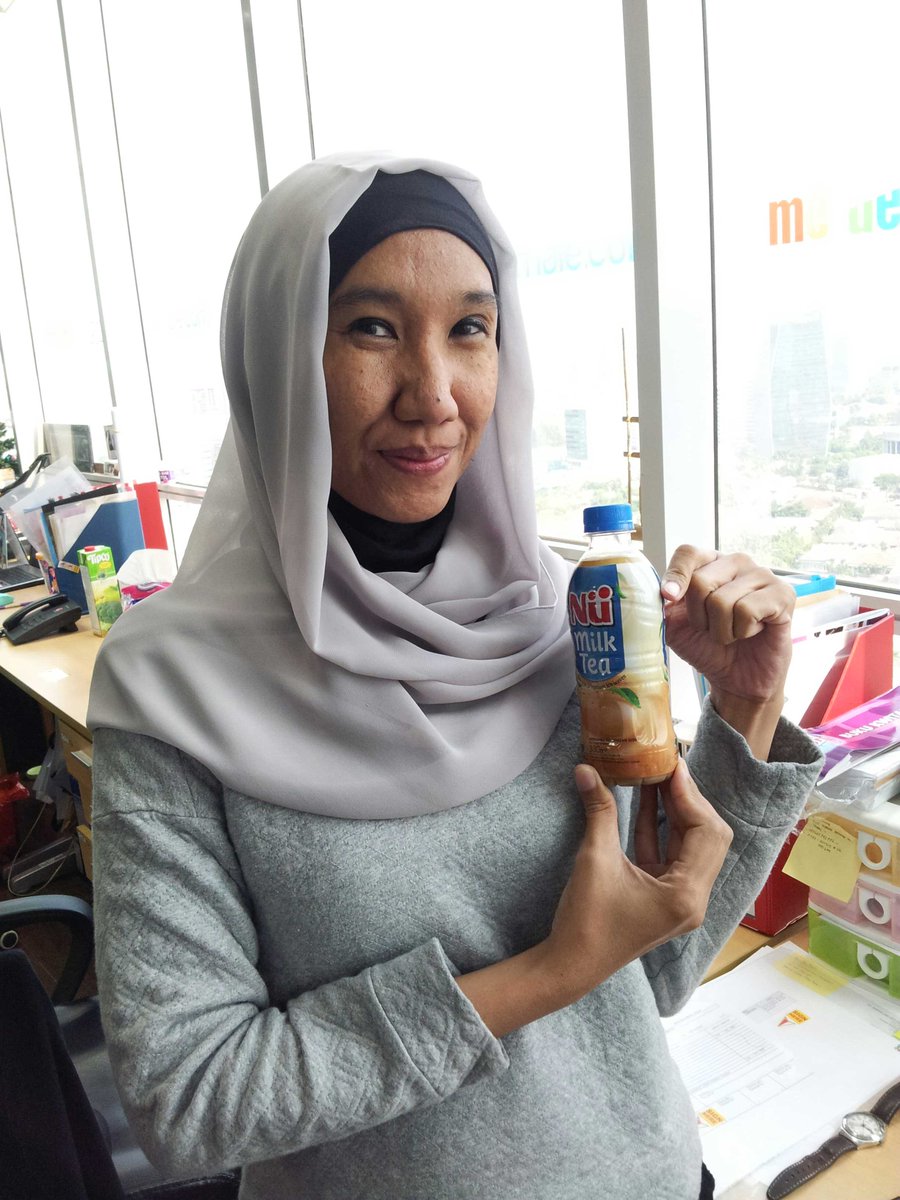 #NuMilkTeaSelfie <a href="/NuMilkTeaID/">NuMilkTeaID</a> <a href="/FIMELAdotcom/">Fimela</a>