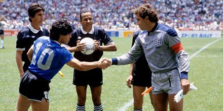 Happy Birthday to the man who\s made more appearances for England than any other player with 125 caps, Peter Shilton. 