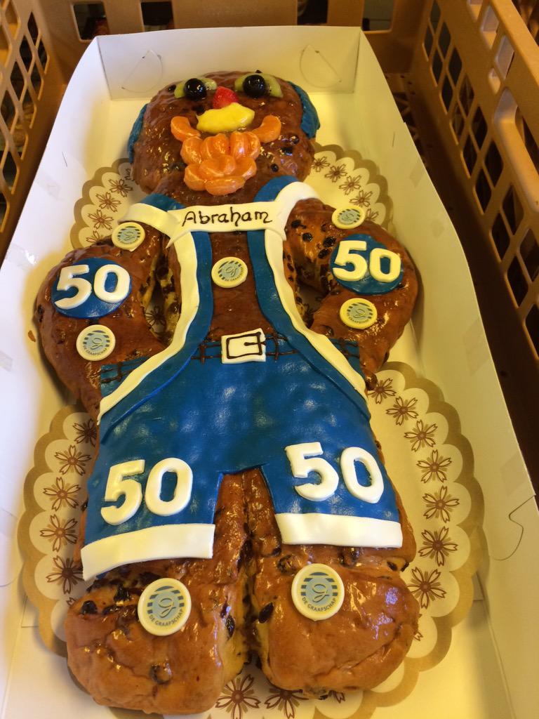 Kampioensbakker's tweet photo. Vandaag vieren ze t bij @degraafschap #jan50 hopelijk geven de jongens jan zondag 3 pnt #dran http://t.co/73zfDADuud