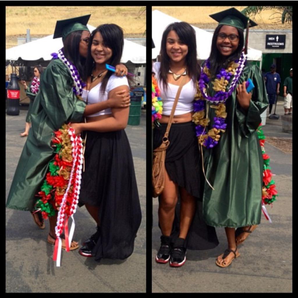 BriThangaaa's tweet photo. Yes im embarrassing you and me on your birthday ๐๐พ๐
I love you sissy #est11 http://t.co/GoiKGpYaZh