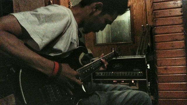 Sore ini melanjutkan kembali proses recording yang sempat tertunda. And now guitar session with <a href="/stringstrangle/">Fret</a>!
