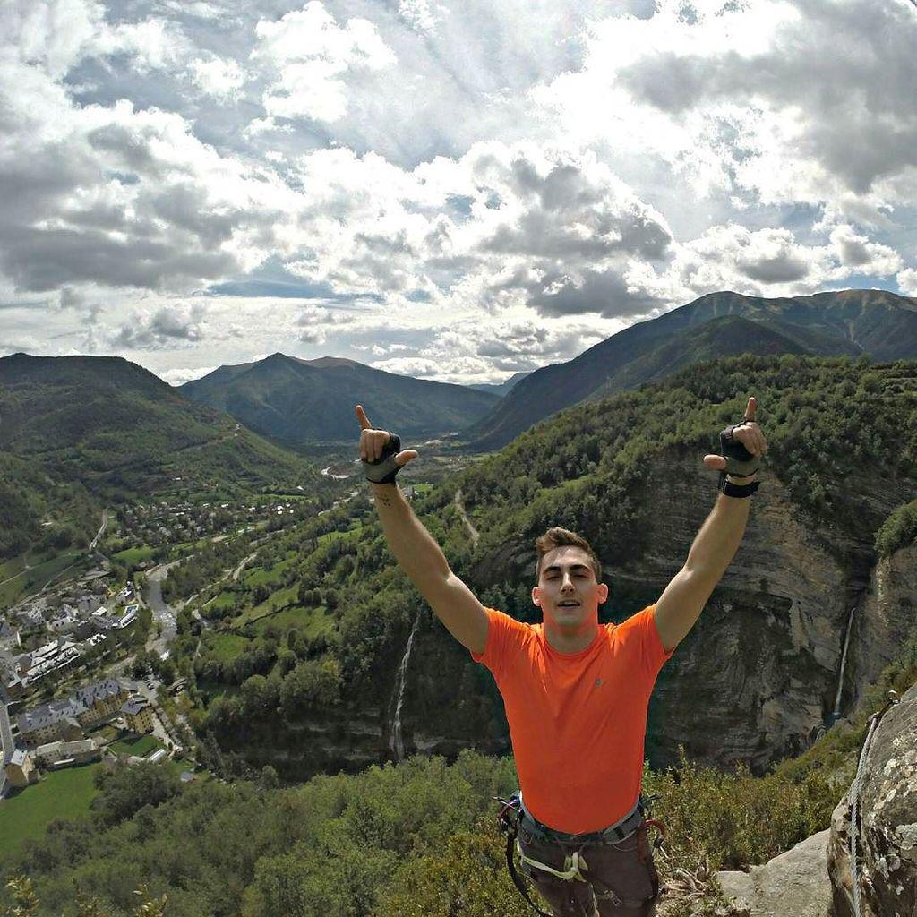 video_gopro's tweet image. A por el viernes, que ya esta bien! 🗻☁☁✔ Via Ferrata de la Cascada del Sorrosal (Broto) #gopro #goprooftheday #viaf…