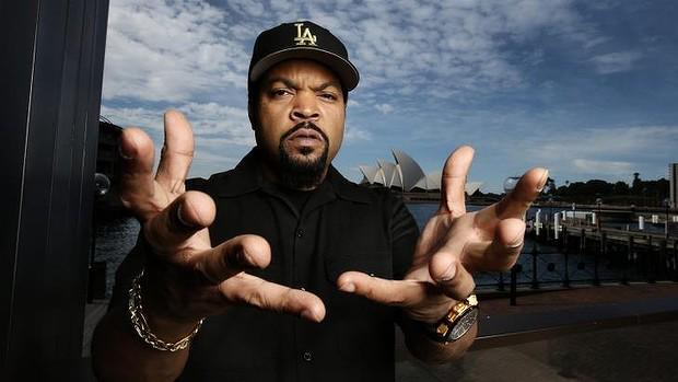 flyinthecan's tweet photo. Has hip-hop come a long way in #CBR?  http://t.co/enH7Eov79E http://t.co/02buwUg8zW